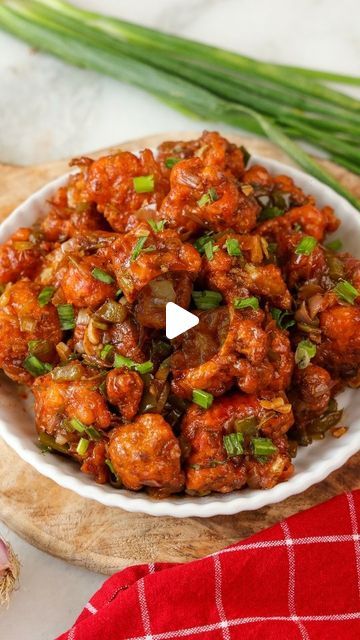 Nikita Varma Chef/Foodblogger on Instagram: "One of the best 'Gobhi Manchurian' Recipe you would find on the internet!
Crunchy, saucy & perfect as a starter to serve😍

#crunchy #gobhimanchurian #streetfood #cauliflower #indochinese #chinesefood #crunchygobhi" Gobi Manchurian Photography, Gobi Manchurian Recipe, Gobhi Recipe, Gobi Manchurian, Manchurian Recipe, Basic Necessities, Deep Fry, Deep Fried, Chinese Food