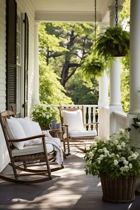 40 Farmhouse Porch Columns To Achieve a Rustic Entryway! Cottage Style Porch Ideas, Front Porch Party Decor, Rustic Porch Decorating Ideas, Country Verandah, Curved Portico, Farmers Porch Decor, Front Deck Decorating Ideas, Small Front Patio Ideas, Nantucket Farmhouse