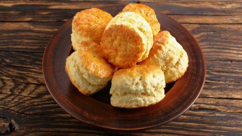 With just three simple ingredients, what's not to love about these tasty scones? Soft Scones, 3 Ingredient Scones, Perfect Scones Recipe, Savory Scones Recipe, English Scones, Scones Recipe Easy, Cheese Scones, Biscuit Recipes, Savory Scones