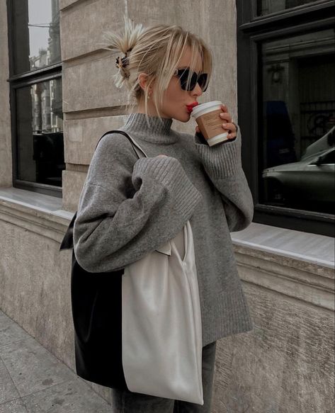 Flare Sleeve Sweater, Cute Thanksgiving Outfits, Winter Outfits For School, Autumn Fits, Long Sweater Dress, Cute Winter Outfits, Womens Cashmere, Womens Turtleneck, Thanksgiving Outfit