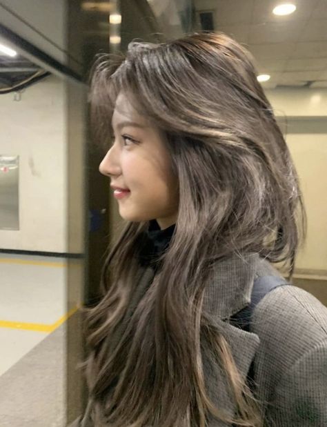 sana pics on Twitter: "… " Kpop Hair Color, Kpop Hair, Hair Icon, Sana Minatozaki, Sana Momo, Minatozaki Sana, Twice Sana, Side Profile, Hair Inspo Color