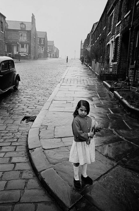 Girl playing on a Bradford street corner, 1969 British Asian, Vivian Maier, Iconic Images, Asian History, History Of Photography, Old Street, Girls Play, Black N White Images, Documentary Photography