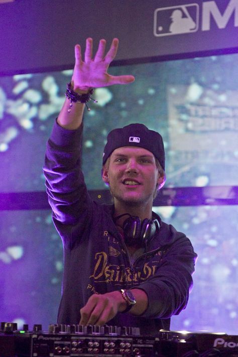 Pin for Later: 55 Music Stars With Real Names You Won't Recognize Avicii = Tim Bergling Tim Bergling, Avicii, Turntable, Beauty