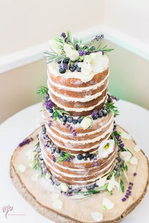 Naked wedding cake lavender and blueberries Lavender Wedding Cake, Spring Wedding Cake, Tiered Cake, Wedding Cake Rustic, Naked Cakes, Wedding Cake Inspiration, Lavender Wedding, Wedding Cupcakes