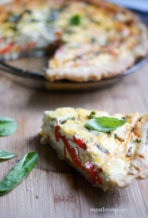 Pepper and Onion Quiche Ideas For Lunch, Onion Quiche, Fridge And Freezer, Lunch Bowl, Savoury Recipes, Egg Dish, Quiche Recipes, Make Ahead Breakfast, Peppers Recipes