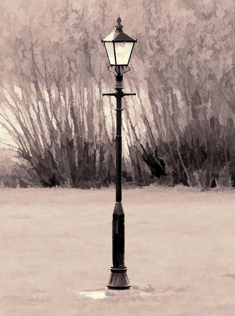 A vintage street lamp sitting on it's own with colours to reflect the age of this wonderfully designed ornament.  #art #vintage #street #lamp London Lamp Post, London Street Lamp, Vintage Street Lamp Drawing, Lamp Post Watercolor, Gothic Street Lamp, Old Lamppost, Street Lamp Watercolor, Lampost Painting, Lamppost Photography