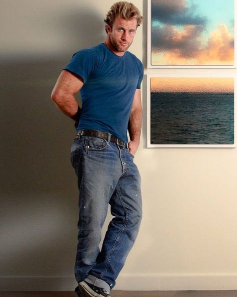 1,025 Me gusta, 34 comentarios - Cann & O'Loughlin (@caan_oloughlin) en Instagram: "______________________________________ Emmy Magazine 2011 #scottcaan" Male Celebrity, Scott Caan, Beefy Men, Alex O'loughlin, Anatomy Drawing, Celebrity Beauty, Human Anatomy, Celebrities Male, Favorite Celebrities