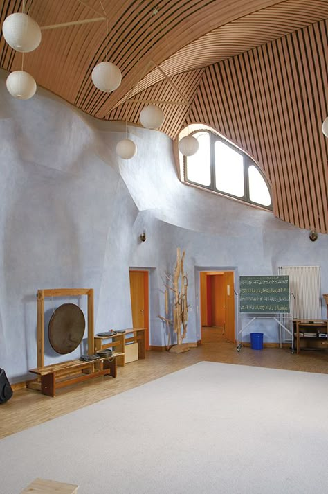 Steiner School, Waldorf School, School Interior, Waldorf Education, Rudolf Steiner, Education Architecture, Structure Architecture, Organic Architecture, Teaching Jobs