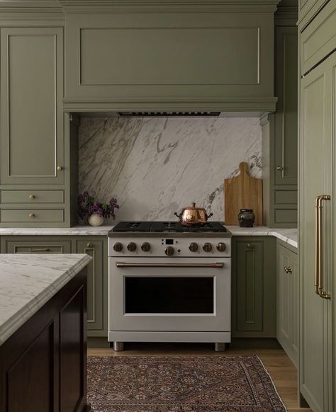 Absolutely captivated by this stunning green kitchen by @julialongchampsdesign! 💚✨ This kitchen is the perfect example of design that feels both timeless and fresh! Wall Oven Kitchen, Burgundy Walls, Timeless Kitchen Design, Dining Buffet, Green Kitchen Cabinets, Timeless Kitchen, Kitchen Colour Schemes, Cabin Kitchens, Kitchen Oven