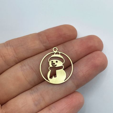 Material; Brass Size: 19x22mm Hole Size: 1.75mm Thickness: 0.8mm Plating: Raw All of our products are manufactured by us. If you want to order more products in stock, you can freely contact us. Our Products; -Nickel-free -Lead-free -High quality If you have any questions, feel free to contact us. You can read the explanations and policies for return and exchange conditions and contact us. Cat Necklace Gold, Snake Ring Gold, Womens Silver Jewelry, Laser Cut Jewelry, Metal Clay Jewelry, Earring Charms, Handmade Wire Jewelry, Christmas Charms