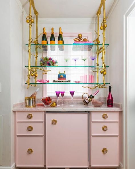 Courtnay Tartt Elias on Instagram: "The countdown is on… we’re still celebrating all that was 2022 like this brass cherry champagne bar we designed with @peck_and_company + we are excited for everything ahead in 2023! 🍒🍾��🍒🍾🍒🍾🍒🍾🍒 #CreativeTonicDesign #ChampagneBar #BrassShelf #ChampagneForLife #DesignHouston #HoustonDesign #HoustonDesigner #ColorFULLCreativeTonic #ColorFULLLiving" Home Champagne Bar Ideas, Bar Room Ideas In House, Champagne Room, Bar For Home, Houston Design, Pink Bar, Beautiful Bathroom Designs, Kitchen Layout Plans, Champagne Bar