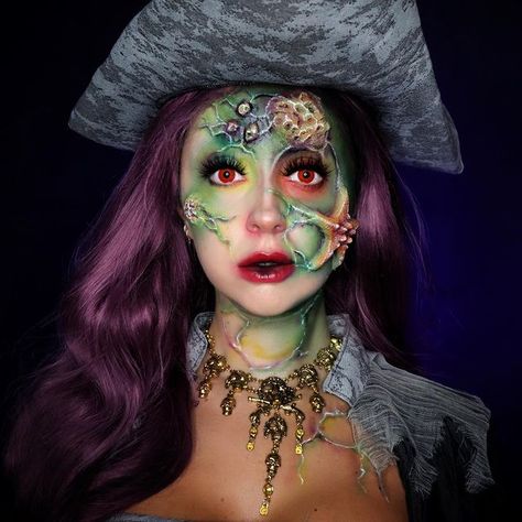 BROOKE ELLIS💋🇬🇧 (@brookeellismakeup) • Instagram photos and videos Prescription Colored Contacts, Contact Lens Solution, Soft Contact Lenses, Makeup Blender, Upper Eyelid, Halloween Contacts, Light Eyes, Halloween Spider Web, Dope Makeup