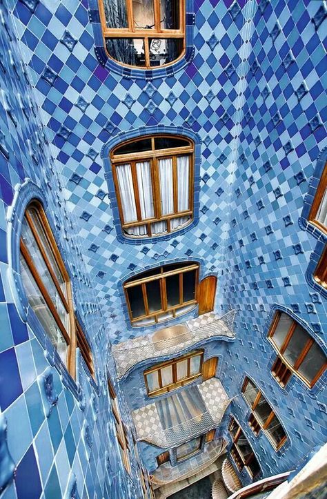 Sangria Party, Gaudi Architecture, Barcelona Architecture, Spain Aesthetic, Dream Vacations Destinations, Antoni Gaudi, Amazing Buildings, Spain And Portugal, First Impressions