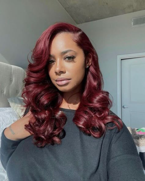 Hair Color For Brown Skin, Deep Red Hair, Frontal Wig Hairstyles, Red Hair Inspo, Cute Hair Colors, Hair Color Burgundy, Quick Weave Hairstyles, Burgundy Hair, Baddie Hairstyles