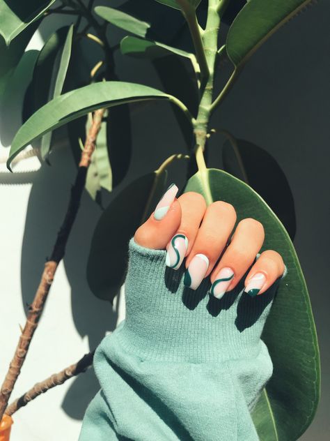 Plant Nail Ideas, Plant Nail Designs, Plant Nail Art, Plant Photoshoot, Colour Nail Art, Diy Led Lighting Ideas, Led Lighting Diy, Diy Led, Nail Powder