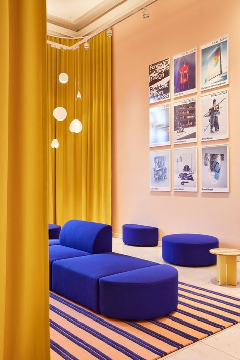 White Foyer, Historic Colours, Vitra Design, New Interior Design, Design Visual, Coffered Ceiling, Design Museum, Design Milk, Lounge Areas