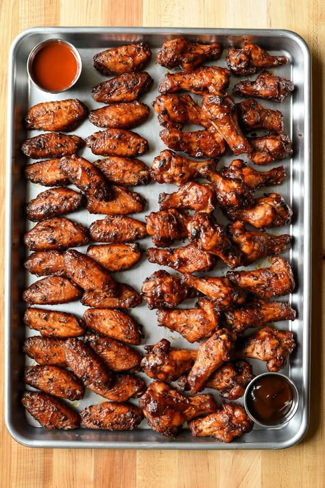 Chicken Wings Aesthetic, Best Wing Sauce, Chicken Wings Recipes, Wings Aesthetic, Bbq Chicken Wings Recipe, Best Chicken Wings, Sticky Chicken Wings, Turkey Dinners, Wings Recipes