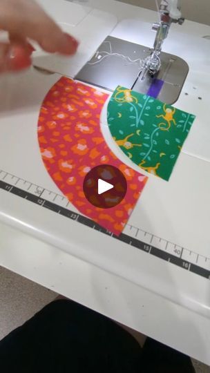 15K views · 5.2K reactions | Here's how I sew curves without loads of pins. The secret is to just go slow! I quite enjoy curved piecing every now and then, and it shouldn't be intimidating to give it a go. #curvedpatchwork #curvedpiecing | Kerry F | Quilt Pattern Writer and Teacher | pennydog · Original audio Curved Piecing, Quilting Videos, Quilt Block Tutorial, Bead Stitching, Couture Sewing, Sewing Lessons, Now And Then, Sewing Tips, Sewing Techniques