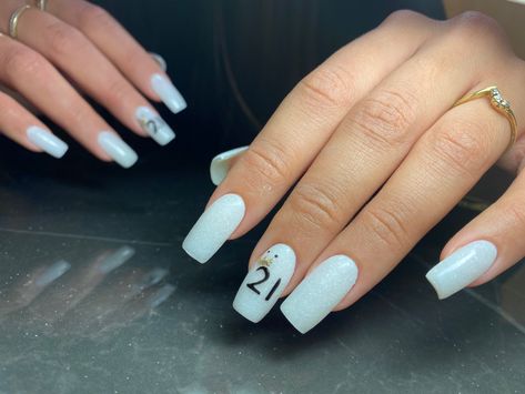 21 Bday Nail Designs, 20 Birthday Nail Ideas, 21 Bday Nails Ideas, Birthday Nails Gel Polish, Nail Designs With Numbers, 21st Birthday Ideas Nails, Nails For 30th Birthday, 21st Birthday Nails Ideas, 21 St Birthday Nails