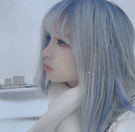 White Hair With Light Blue Highlights, White And Blue Hair Aesthetic, Pale Blue Hair Aesthetic, Pastel Blue Hair Aesthetic, Silver Hair Korean, Blue And White Hair Aesthetic, Light Blue Hair Aesthetic, Ice Blue Hair, Blue And White Hair