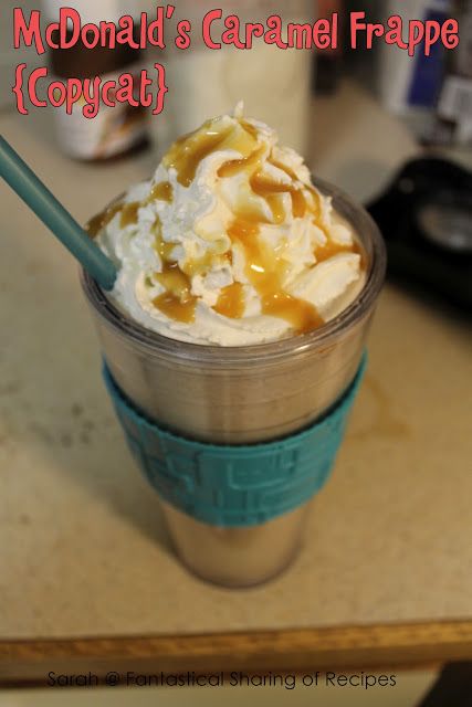 McDonalds Caramel Frappe {Copycat} - youll never have to leave the house again to enjoy this frozen drink! #copycat #frappuccino #caramel #beverage Mcdonalds Caramel Frappe, Carmel Frappe, Caramel Frappe Recipe, Caramel Frappe, Frappe Recipe, Frozen Drink, Cat Recipes, Frozen Drinks, Smoothie Shakes