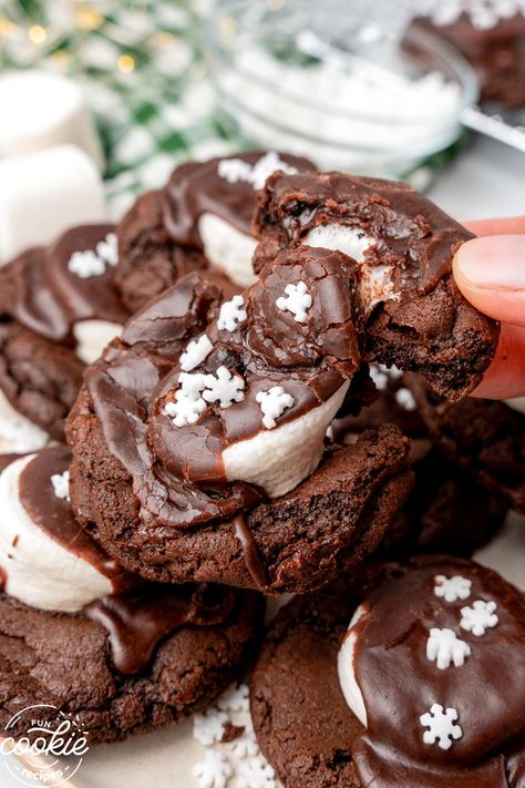 Cozy Baking, Candy Cane Cookie Recipe, Christmas Cookie Ideas, Peppermint Bark Cookie, Italian Almond Cookies, White Chocolate Cranberry Cookies, Hot Cocoa Cookies, Flavored Marshmallows, Chewy Chocolate Cookies