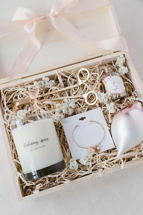 how to build the perfect gift box via laurenconrad.com Gift In Box Ideas, Open Gift Box Ideas, Box Inside A Box Gift Ideas, Gift Box Filler Ideas, White Gift Box Ideas, Cute Gift Box Ideas, Box Present Ideas, Gift Box Packaging Ideas, Candle Gift Box Ideas