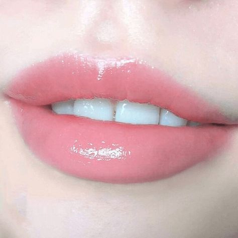 Pretty Lips Natural, Lips Claim, Ideal Lips, Lip References, Pink Lip Aesthetic, Irl References, Natural Pink Lips, Pretty Lips, Glossy Lips Makeup