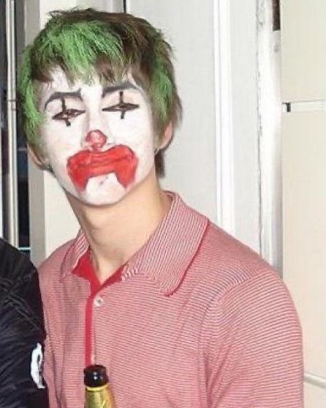 alex, thanks for the recent’s Instagram photo: “#alexturner #alexturnerisgod #arcticmonkeys #alexturnerism #alexturnerisbae #alexturnerfans” A Clown, Alex Turner, Arctic Monkeys, Monkeys, Dress Up, Instagram Photo, Halloween, Makeup, On Instagram