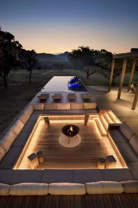 35 Cozy Sunken Patios And Conversation Pits - Shelterness Build In Fire Pit, Recessed Outdoor Seating Area, Sunken Sitting Area Outdoor, Sunken Bbq Area, Sunken Patios, Sunken Patio Ideas, Built In Fire Pit, Outside Fire Pit, Built In Benches