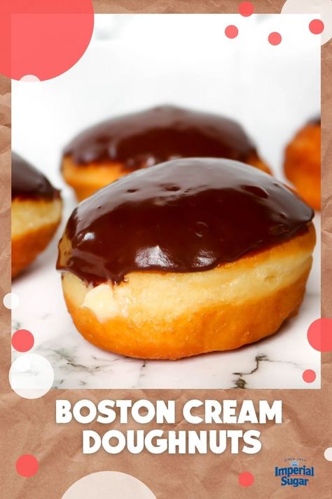 Doughnut Recipes, Cherry Hand Pies, Doughnut Shop, Boston Cream Pie, Boston Cream, Doughnut Recipe, Chocolate Glaze, Food Dessert, Baked Pumpkin