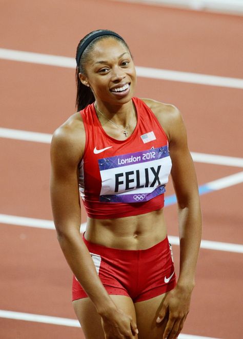 U.S. sprinter Allyson Felix won three gold medals at the 2012 Olympic Summer Games in London—the most ever for an American woman in track and field Alyson Felix Track Field, Abs Workout Program, Flo Jo, Allyson Felix, Fit Club, Summer Games, Track Field, Rio 2016, American Woman