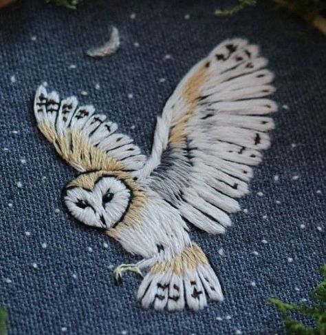 Winter Bird Embroidery, Mothers Day Embroidery Ideas, Embriodary Design Ideas, Racoon Embroidery, Raven Embroidery, Embroidery Owl, Embroidered Animals, Owl Embroidery, Clothes Embroidery Diy