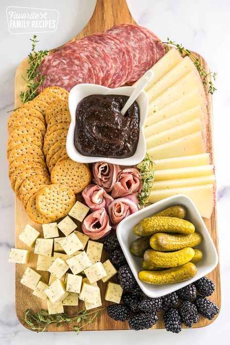 Simple Thanksgiving Charcuterie Board, Simple Charcuterie Board, Simple Charcuterie, Antipasto Recipes, Charcuterie Picnic, Fig Butter, Charcuterie Board Wedding, Ncl Cruise, Crock Pot Desserts