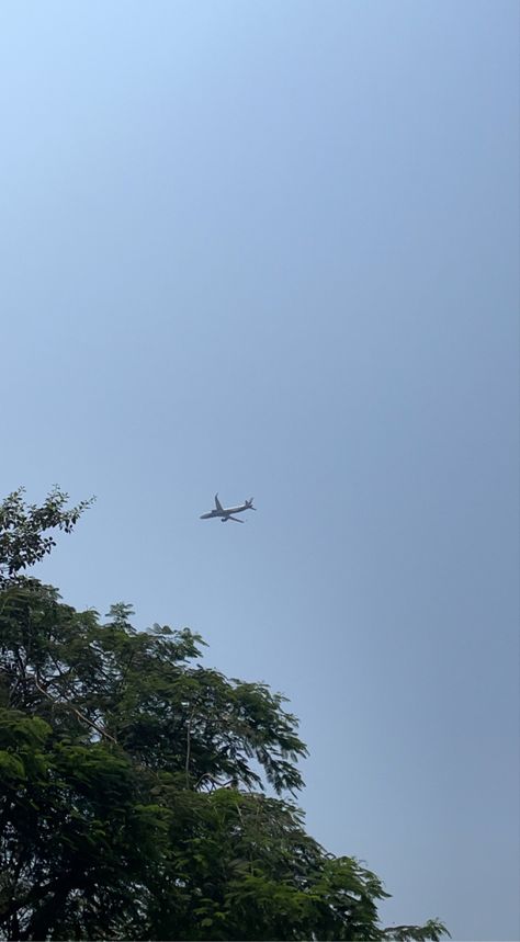 Sky Aeroplane Aesthetic, Aeroplane In Sky, Airplane Snap, Aeroplane Photo, Aeroplane Aesthetic, Delhi Metro, Funny Snapchat Pictures, Easy Love Drawings, Sky Photography Nature