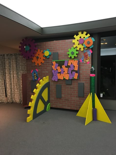 Maker Fun Factory Maker Fun Factory Vbs 2017 Decorations, Maker Fun Factory Vbs 2017, Hallway Decorations, Maker Fun Factory Vbs, Maker Fun Factory, Robot Party, Vbs Themes, Fun Factory, Inventors