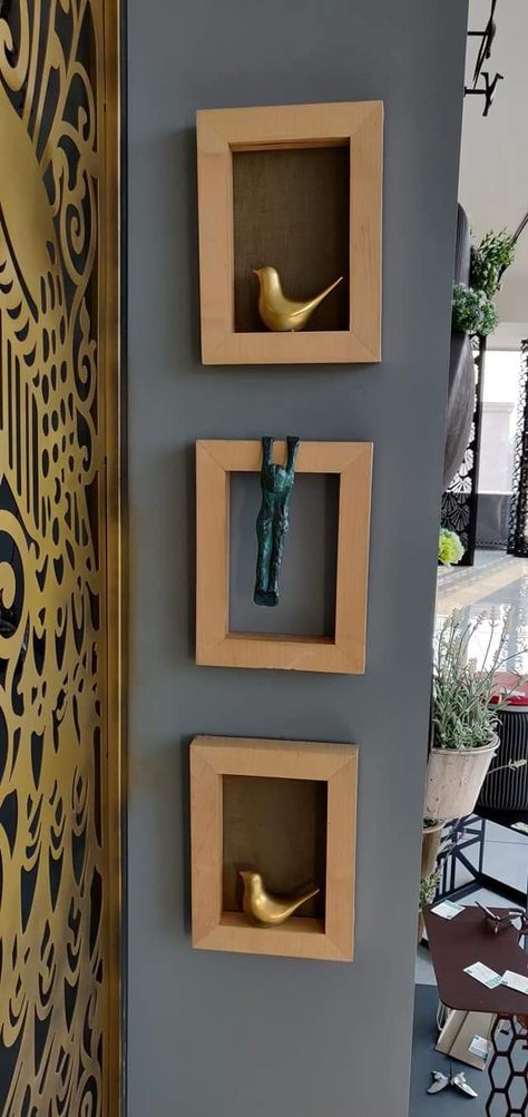 Unique Idea pillar decoration design use wood box and some item Bedroom Pillar Decor, Wooden Pillars Interior, Wooden Pillar Design Interior, Wooden Pillars For Pooja Room, Wooden Partition Design With Storage, Pillar Decor, Islamic Wooden Wall Decor, Pillar Decorations, Wall Partition Design