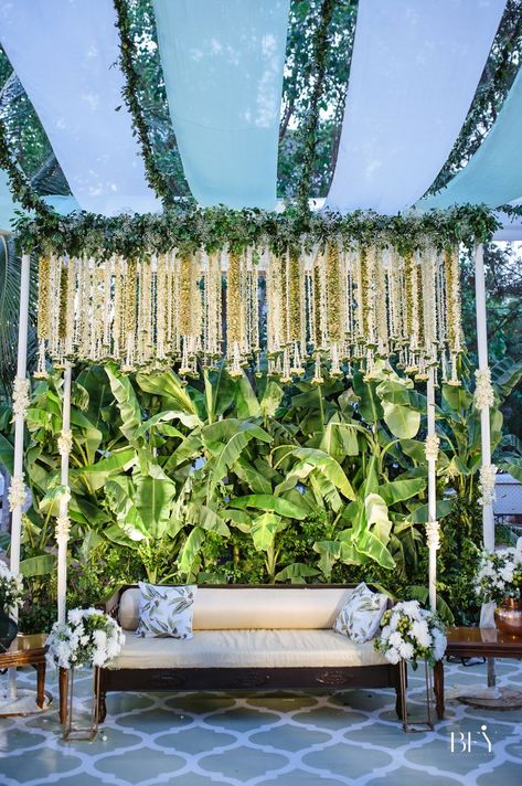 Reusable Wedding Decor, Mehendi Stage, Indian Outdoor Wedding Decor, Eco Friendly Wedding Decor, Reception Decoration Ideas, Hanging Floral Decor, Leaf Decor Wedding, Lanterns Hanging, Simple Stage Decorations