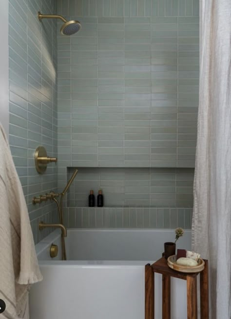 30 Ways To Create A Wonderful Soaking Tub Shower Combo Soaker Tub With Shower, Soaker Tub Shower Combo, Tub Shower Combo Remodel, Shower Bath Combo, Soaking Tub Shower Combo, Small Bathroom With Tub, Bathroom Tub Shower Combo, Bathtub Shower Combo, Bathroom With Tub