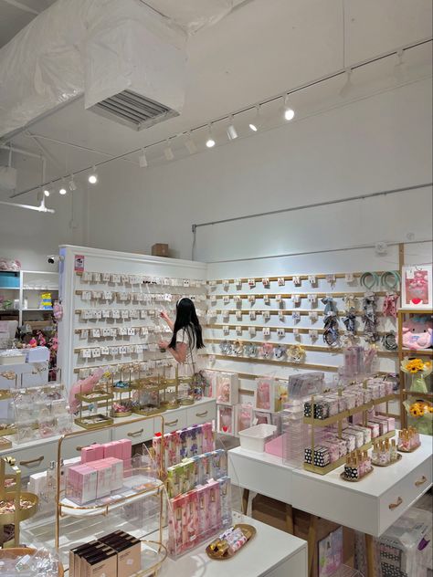 Shopping Korean Aesthetic, Cute Shopping Aesthetic, South Korea Pink Aesthetic, Pink Korea Aesthetic, Shopping Aethestic, Cute Shop Aesthetic, Korea Pink Aesthetic, Korean Shopping Mall Aesthetic, Travel Aesthetic Korea