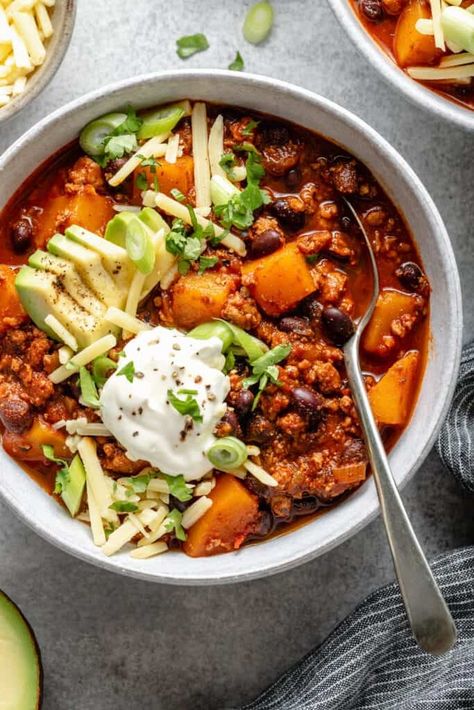 Black Bean Butternut Squash Turkey Chili Chili Black Beans, Turkey Black Bean Chili, Chili Recipe With Black Beans, Healthy Butternut Squash, Butternut Squash Chili, Chili Beans, Bean Chili Recipe, Chili Recipe Turkey, Black Bean Chili