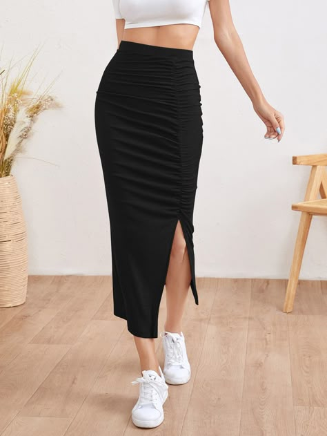 SHEIN Falda de lápiz fruncido de muslo con abertura Plain Midi Skirt Outfit, Long Skirt With Split, Tight Skirts For Women, Long Pencil Skirt Outfit Casual, Long Bodycon Skirt Outfit, Tight Midi Skirt Outfit, Summer Outfits Skirts Long, Black Bodycon Skirt Outfit, Body Con Skirt Outfit