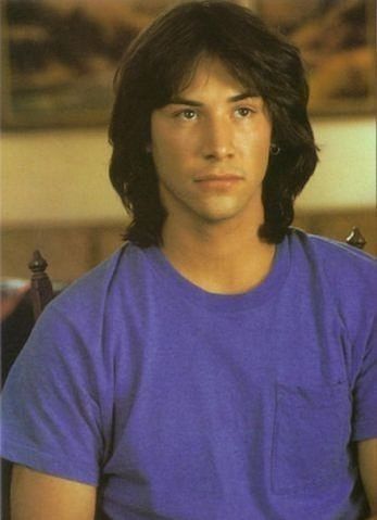 Keanu Reeves playing as Chris Townsend in the movie permanent record Keanu Rives, Keanu Reeves House, Keanu Reeves Young, Film Man, Keanu Charles Reeves, Attractive People, Keanu Reeves, Pretty Men, Celebrities Male