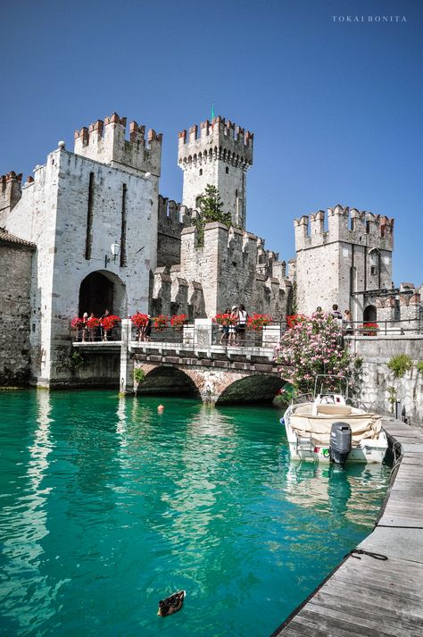 Sirmione Lake Garda, September Travel, 10 Days In Italy, Lake Garda Italy, Garda Italy, Travel Picture Ideas, European Castles, Verona Italy, Places In Italy