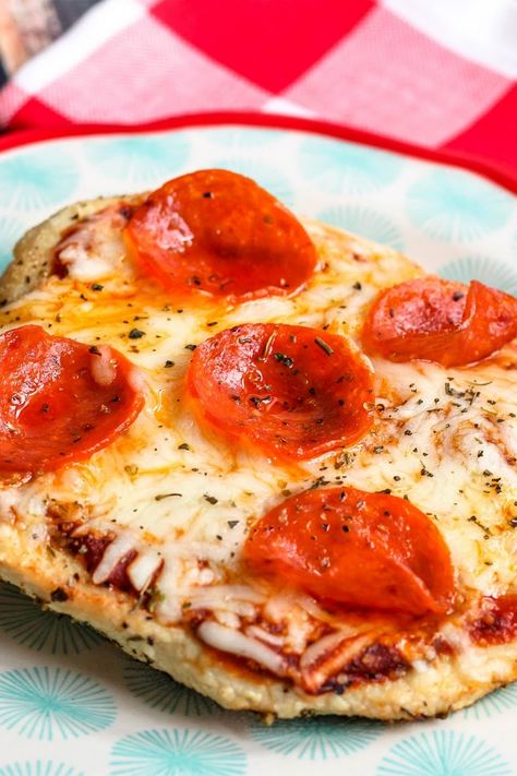 Air Fryer Pizza Chicken Chicken In Airfryer, Pizza Air Fryer, Chicken Pepperoni, Airfryer Chicken, Pepperoni Chicken, Air Fryer Pizza, Healthy Low Fat Recipes, Pizza Chicken, Great Chicken Recipes