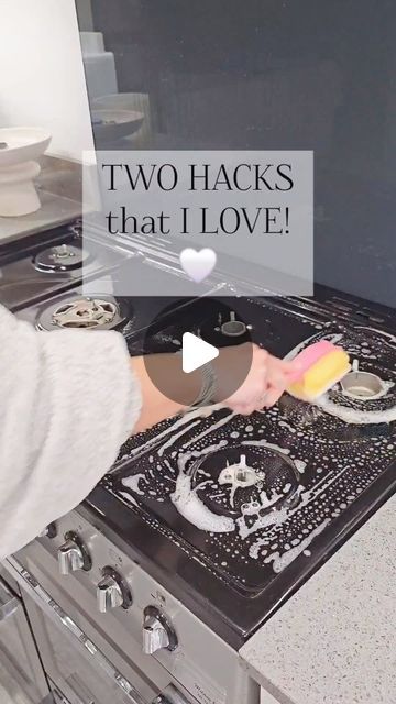 Kerrie Steadman on Instagram: "TWO OF MY FAVOURITE HACKS 🍋✨️  Save for later 🤍  #cleaningtiktok #cleanwithme #housewifelife #cleaningmotivation #cleantok #cleaninghacks #cleaningtips" Cleantok Videos, Tick-tock Videos, Cleaning Videos, How To Clean Crystals, Easy Cleaning Hacks, Bathroom Cleaning Hacks, Weekly Cleaning, Cleaning Motivation, Bug Spray