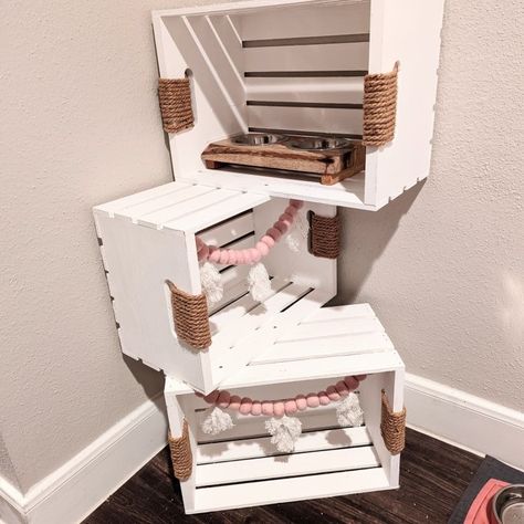 Diy Crate Cat Tree, Wooden Crate Cat Tower, Wood Crate Cat Tree, Diy Cat Tower Plans, Crate Cat Bed, Cat Crate Bed, Diy Cat Furniture, Homemade Cat Tower, Diy Cat Tower