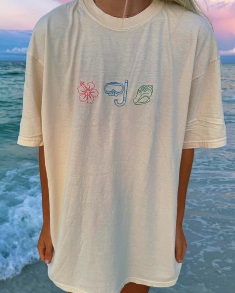 our lastest design, the Island Girl Tee 🏝️ drops on Monday at 8:00am CST!!! Made for girls who love all things tropical: hibiscus flowers🌺, exploring the water🤿, and treasures the ocean gives us🐚 this has been our most anticipated drop yet, so don’t miss it!! 🩵 Beachy Clothing, Surfer Girl Aesthetic, Obx Aesthetic, Aesthetic Coconut Girl, Beach Streetwear, Aesthetic Coconut, Cute Summer Fits, Cute Beach Outfits, Best Online Clothing Stores