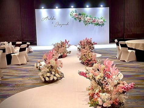 Stage Debut Decoration, Walkway Decor Wedding, Reception Walkway Decor, Wedding Entrance Decor Walkways, Wedding Walkway Decorations, Wedding Walkway Decor, Aisle Flowers Wedding Walkways, Floral Walkway, Wedding Walkway Ideas