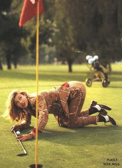 90s Golf Aesthetic, Golf Fashion Photography, Mini Golf Photoshoot, Golf Photoshoot Women, Retro Golf Aesthetic, Clubhouse Aesthetic, Vintage Golf Aesthetic, Golf Photoshoot Photo Ideas, Golf Course Photoshoot